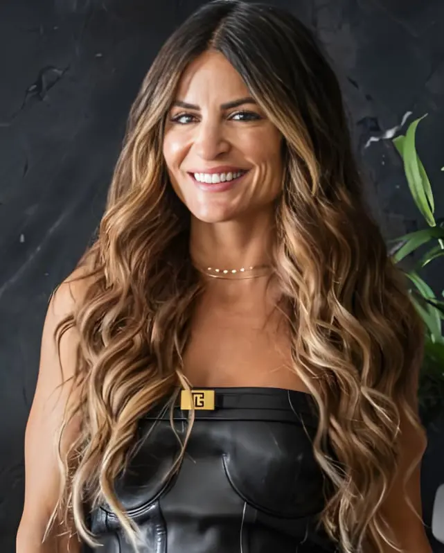 《罪恶之城》：黑白暴力美学极致呈现，硬汉集结，昆汀式犯罪狂想曲！